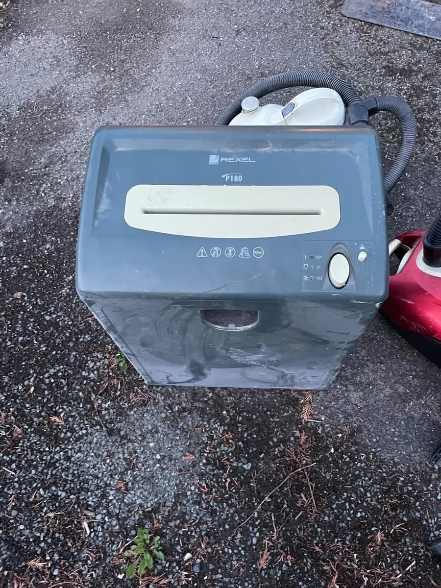 Hoover and paper shred - Image 2