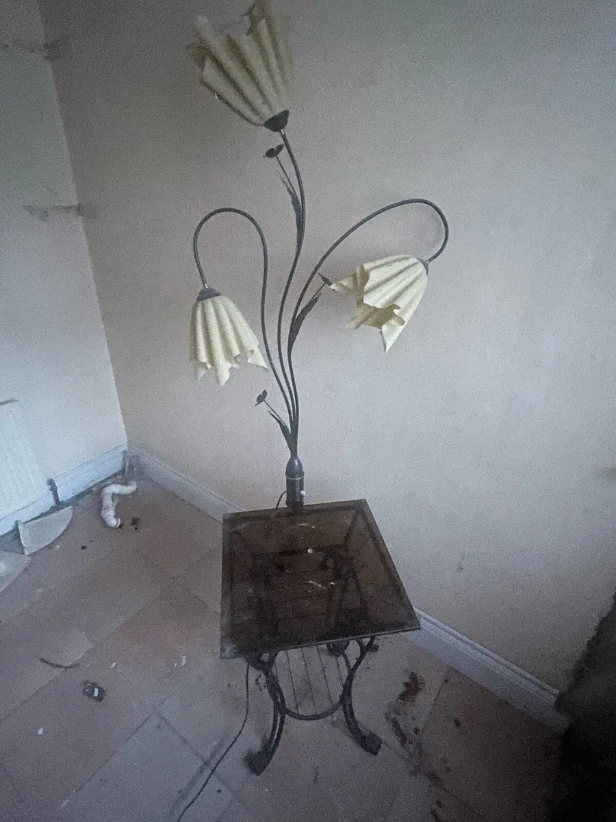 Table with lights - Image 1