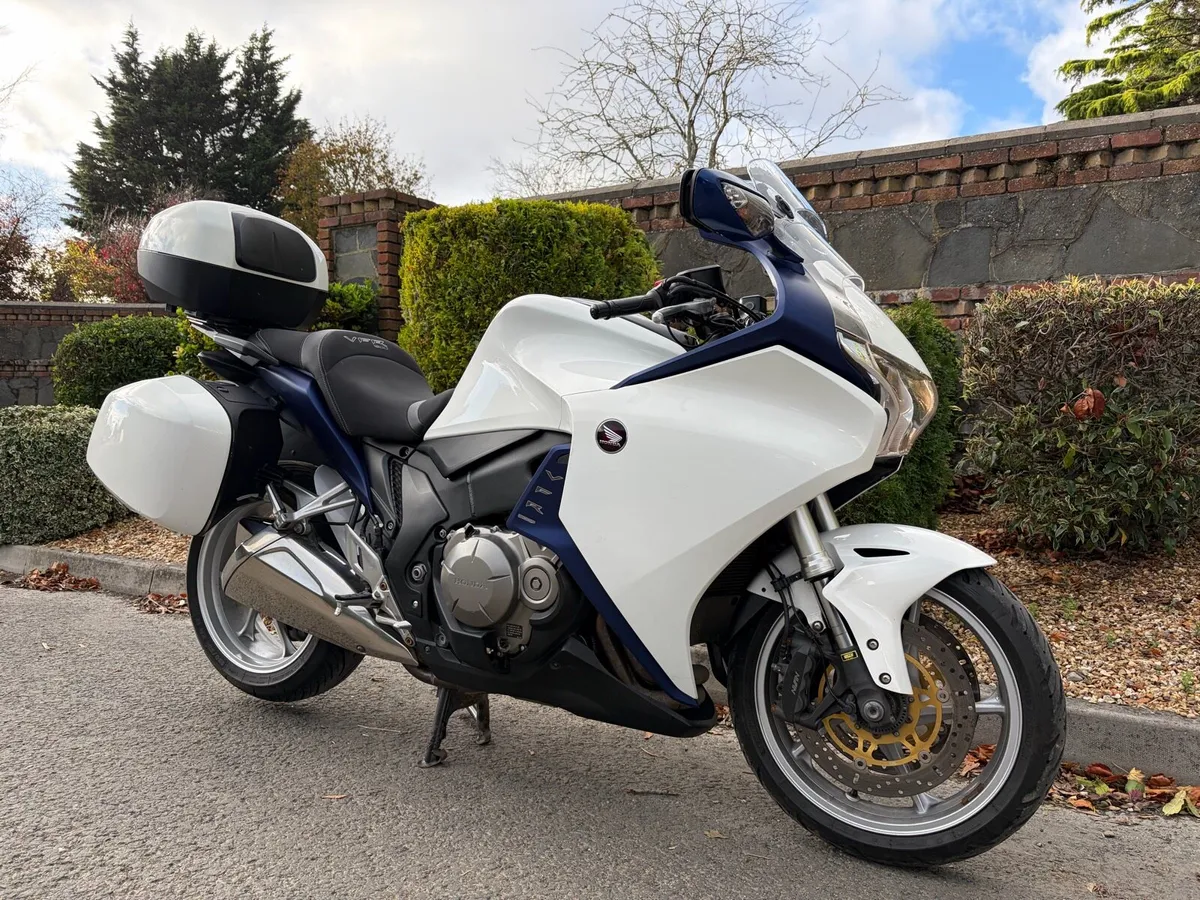 HONDA VFR1200F *FULL LUGGAGE* - Image 1