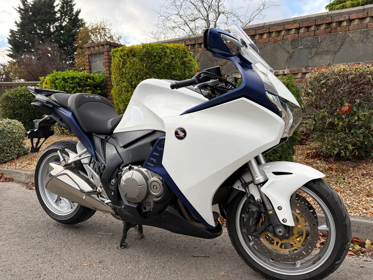 HONDA VFR1200F *FULL LUGGAGE* - Image 2