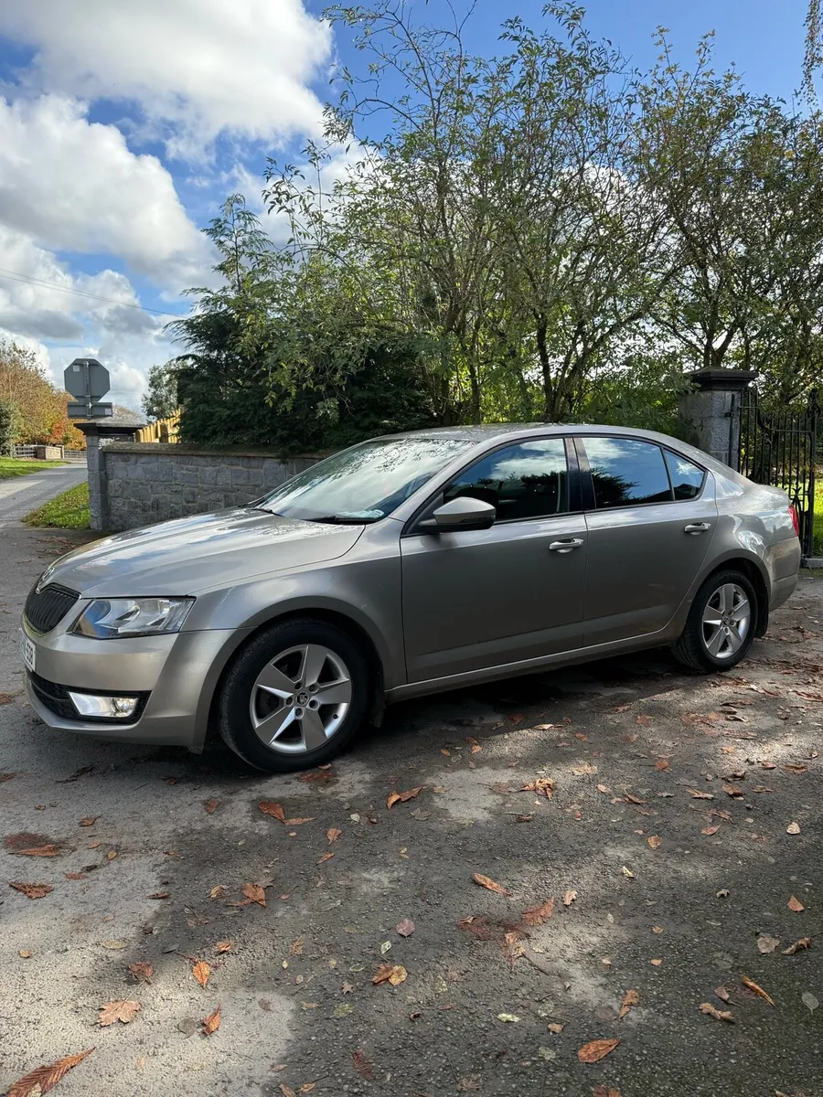 Skoda Octavia (Automatic) (Low milage) - Image 1