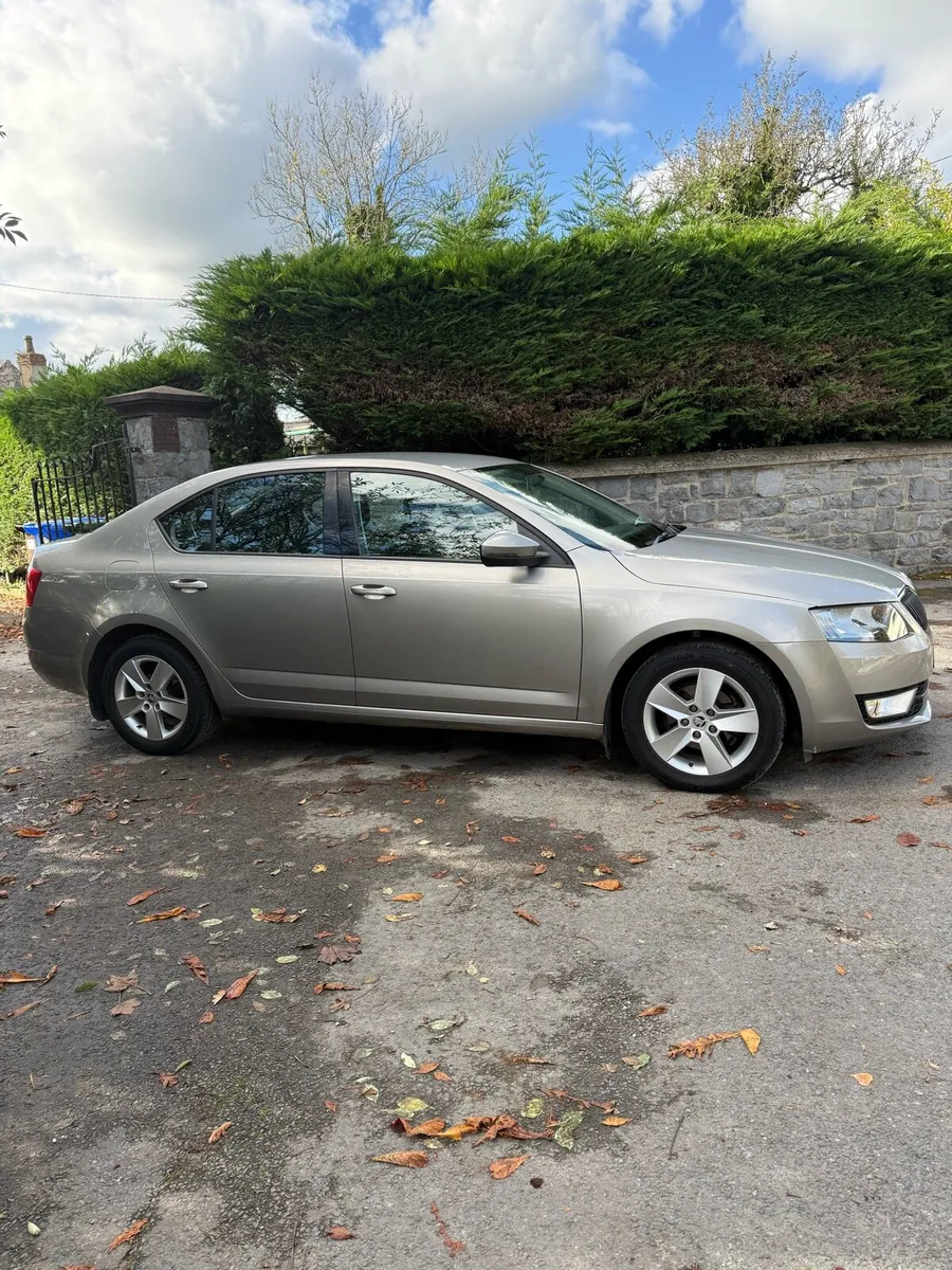 Skoda Octavia (Automatic) (Low milage) - Image 2