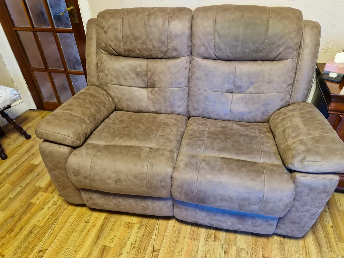 2+1+1  Recliner suite - Image 1