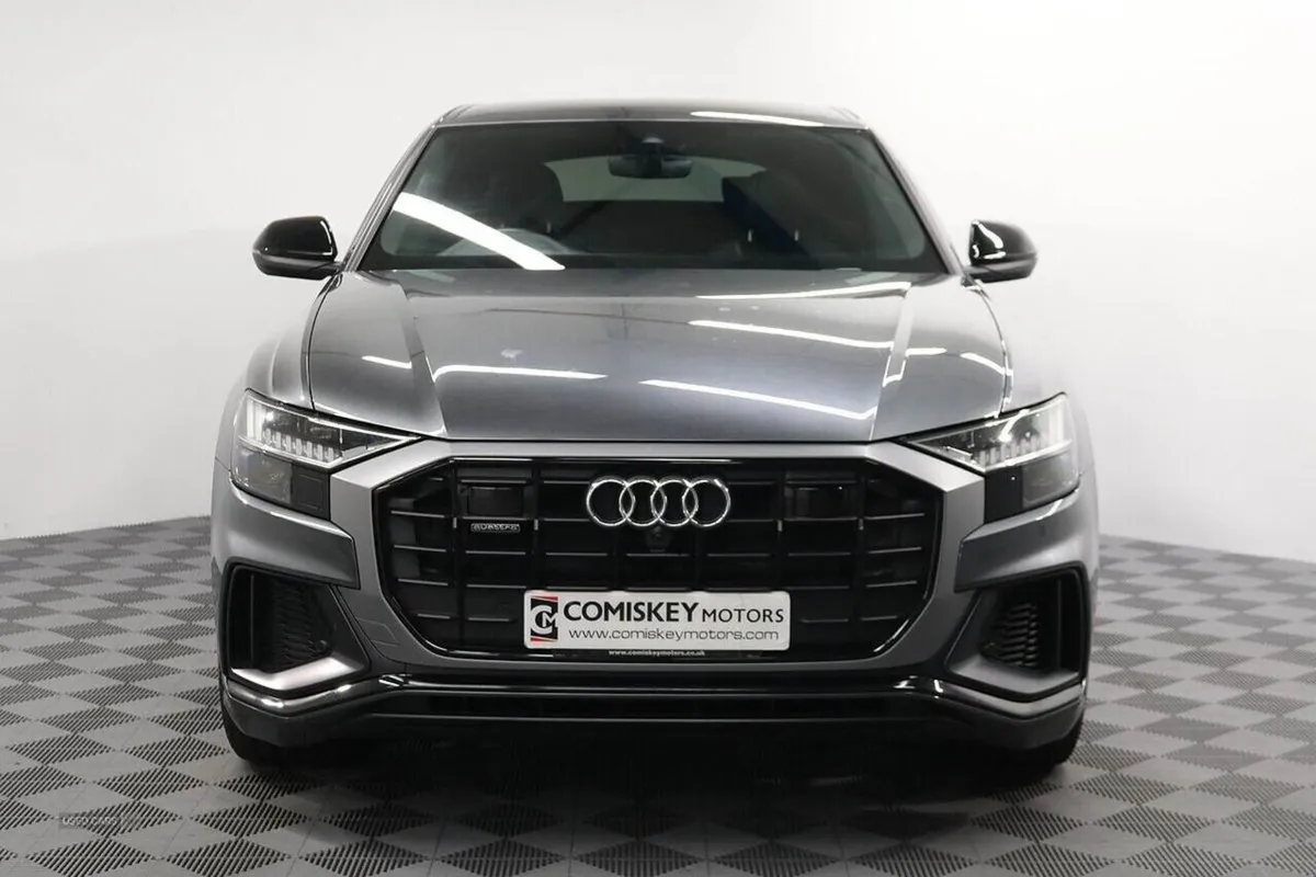 Audi Q8 TDI V6 Black Edition - Image 2