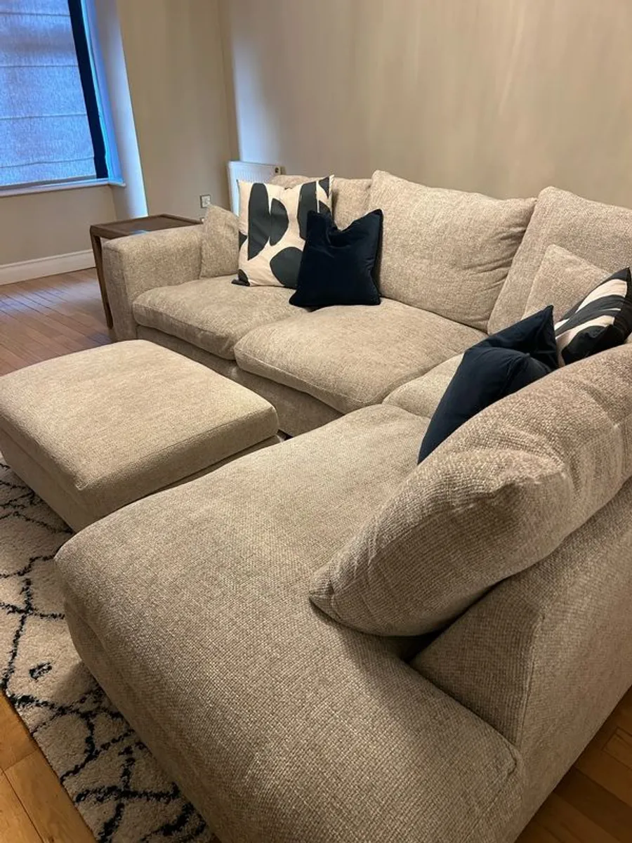 Corner Sofa w Ottoman - Image 2