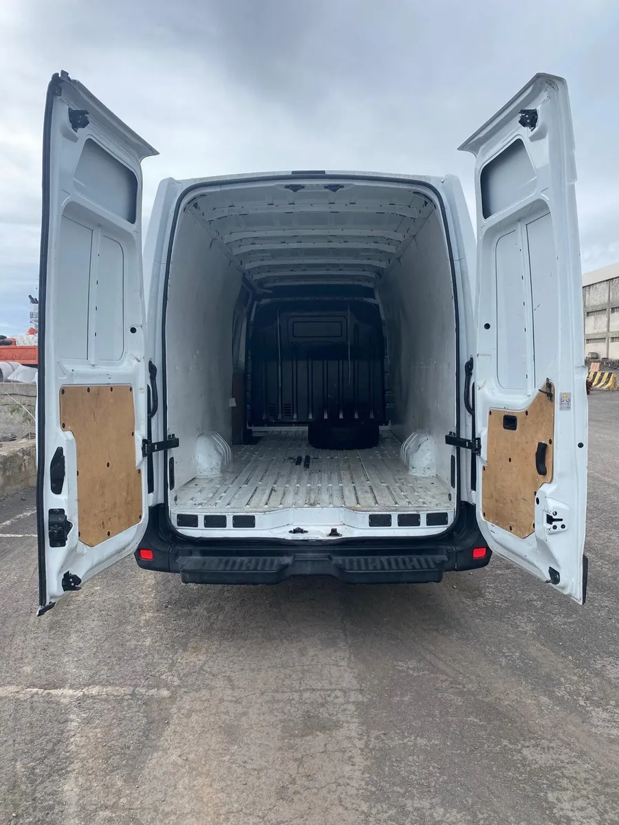 Renault Master 2017 - Image 4