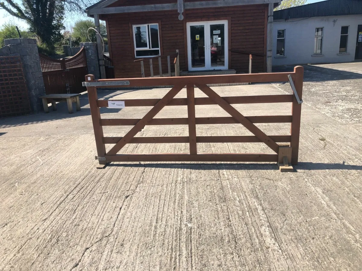 Field Gate- Nutgrove double gate Brown - Image 2