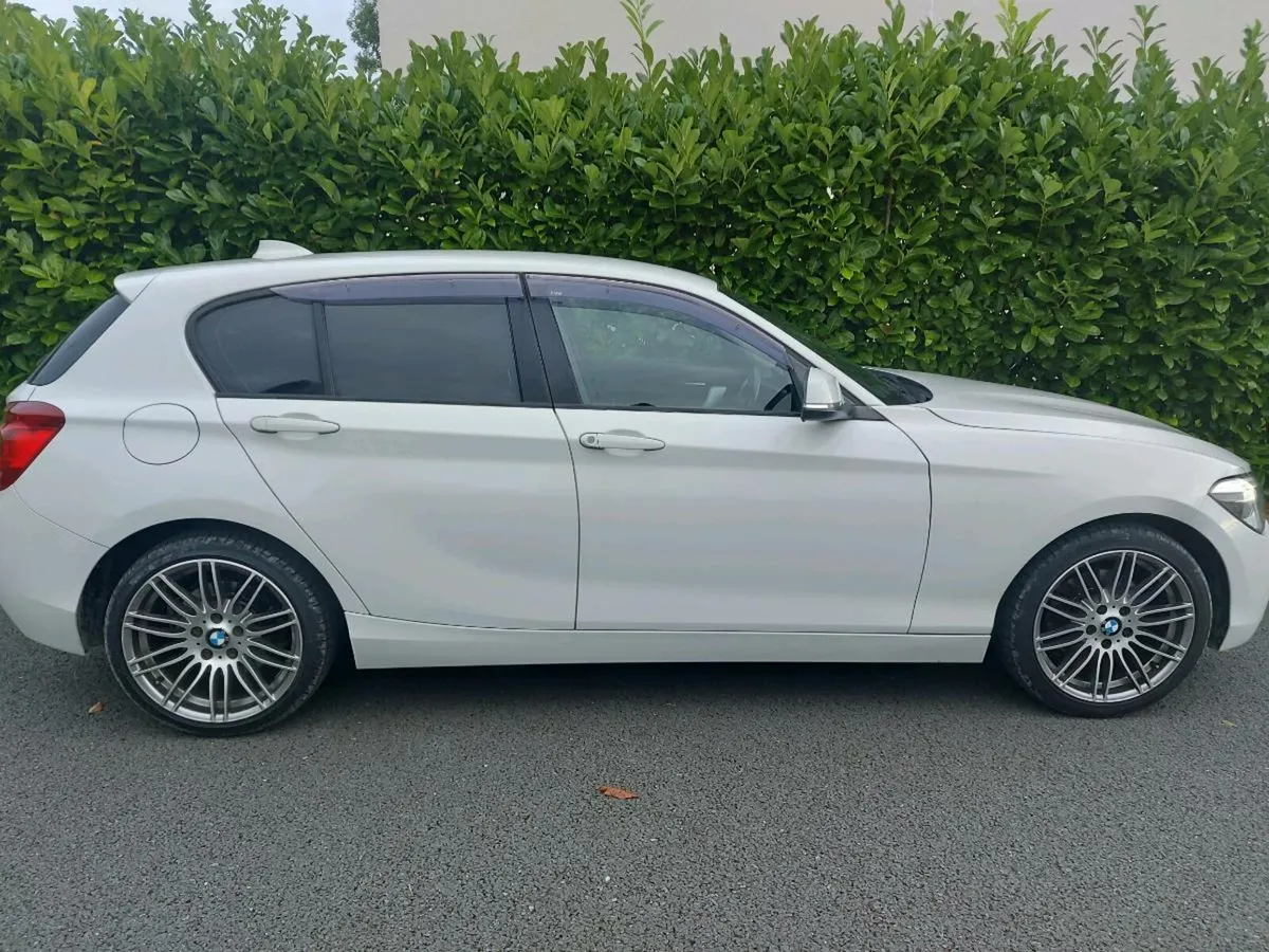 BMW 120i - Image 2