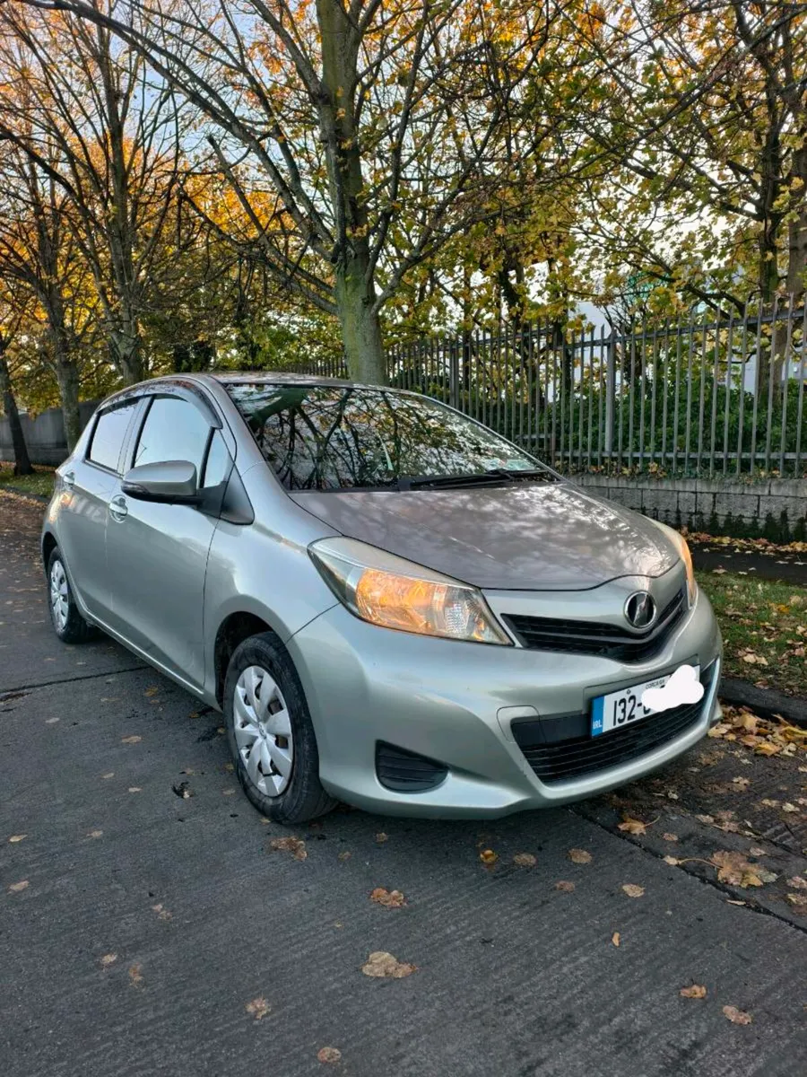Automatic Toyota Vitz 2013 TAX 04/26 - Image 1