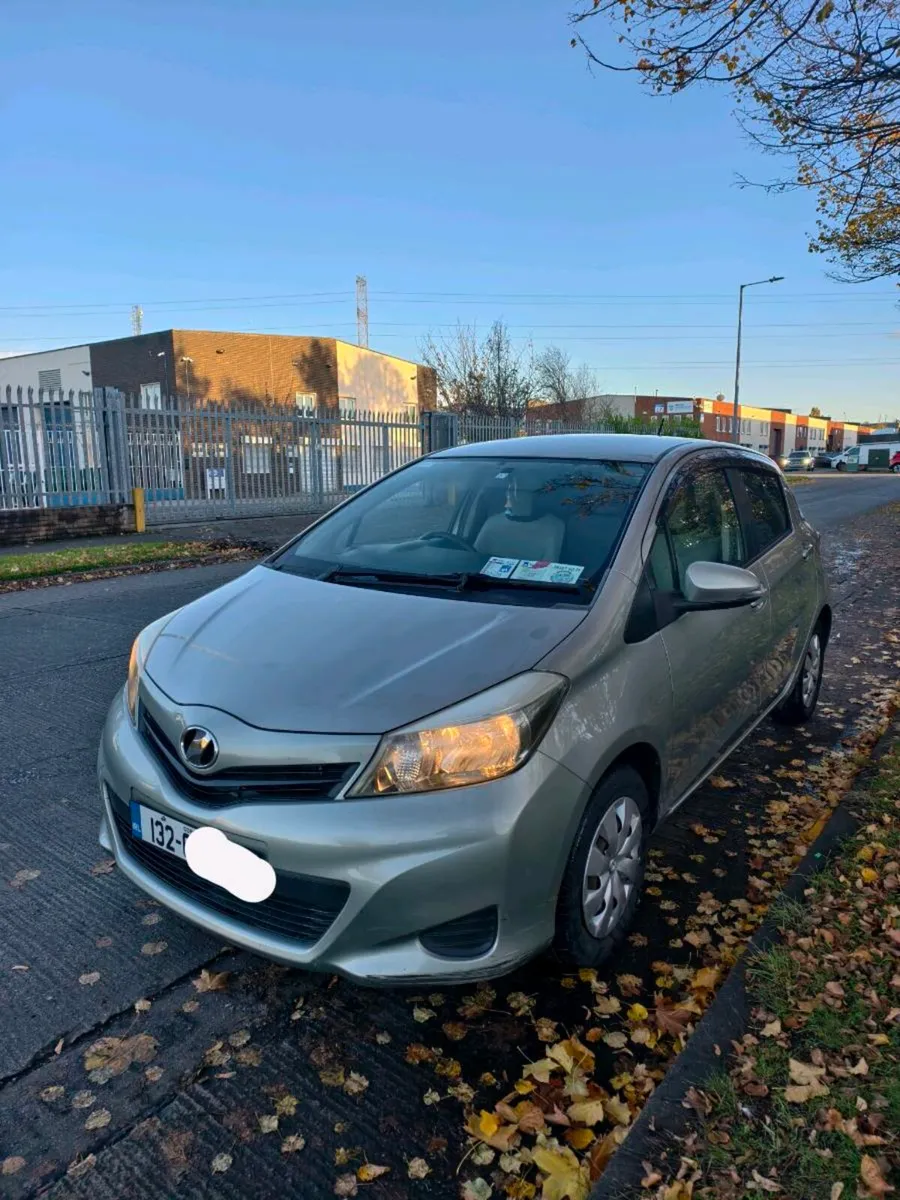 Automatic Toyota Vitz 2013 TAX 04/26 - Image 3