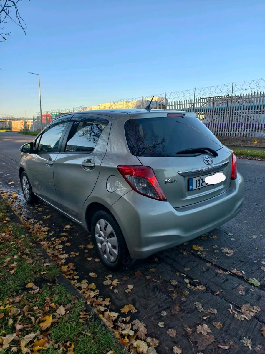 Automatic Toyota Vitz 2013 TAX 04/26 - Image 4