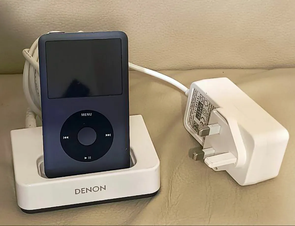 Denon ASD-1R iPod control dock - Image 1