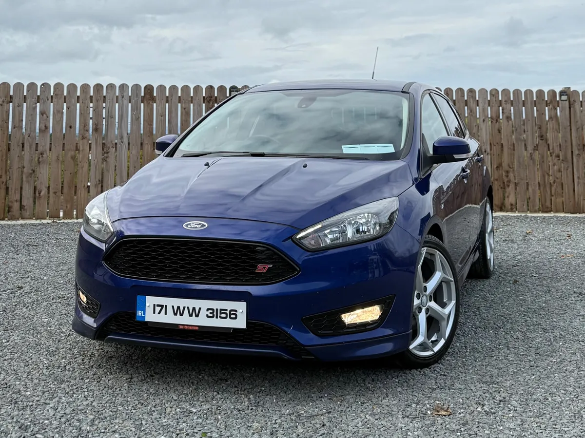 FORD FOCUS ST-LINE 2017 - Image 2