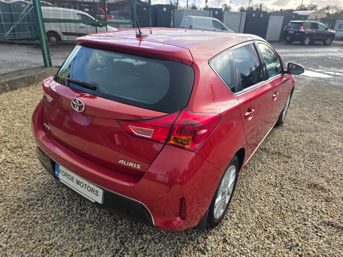 Toyota Auris 2015 - Image 4