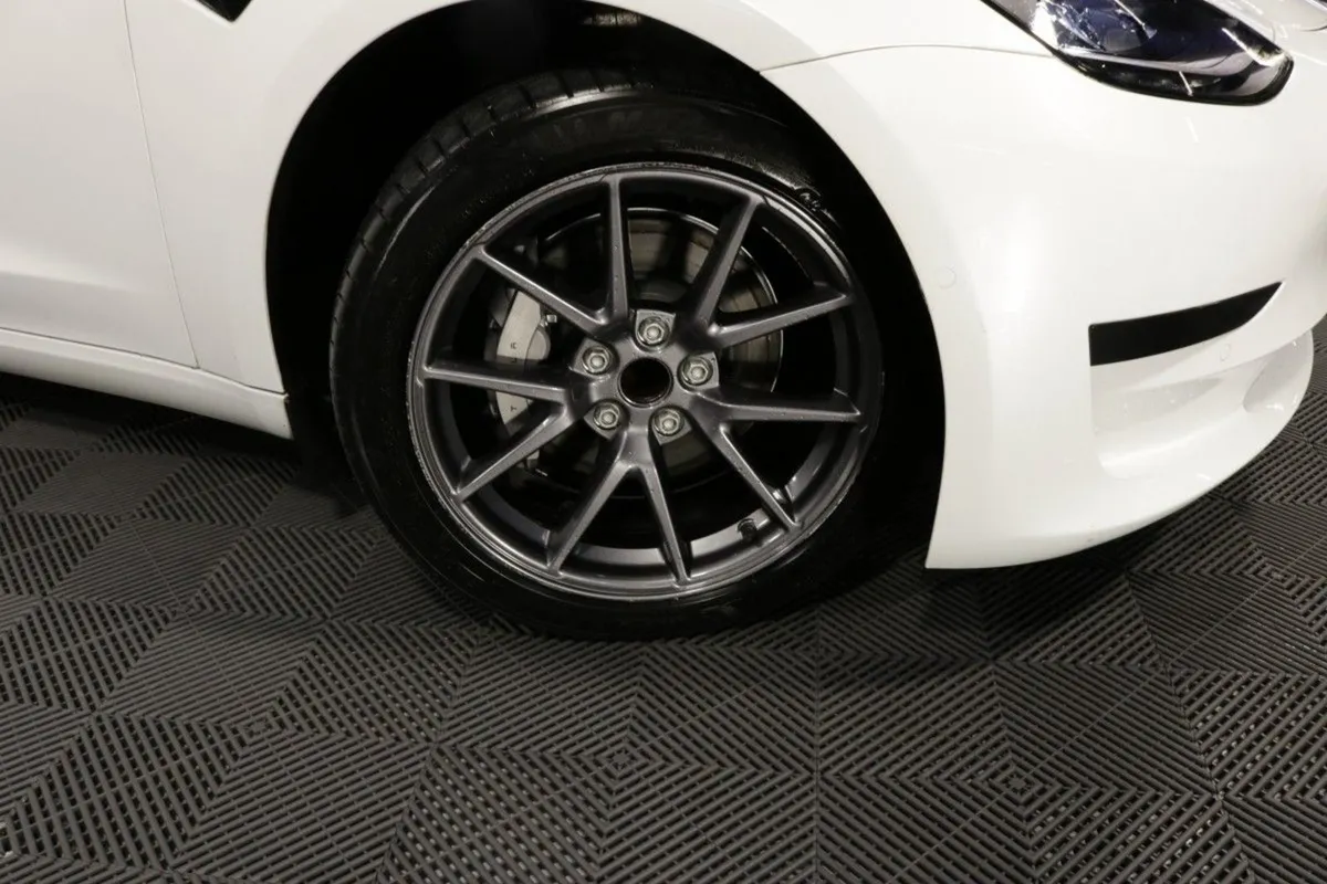 Tesla Model 3 RWD - Image 3