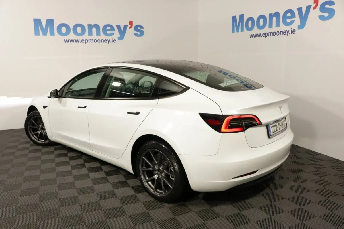 Tesla Model 3 RWD - Image 4