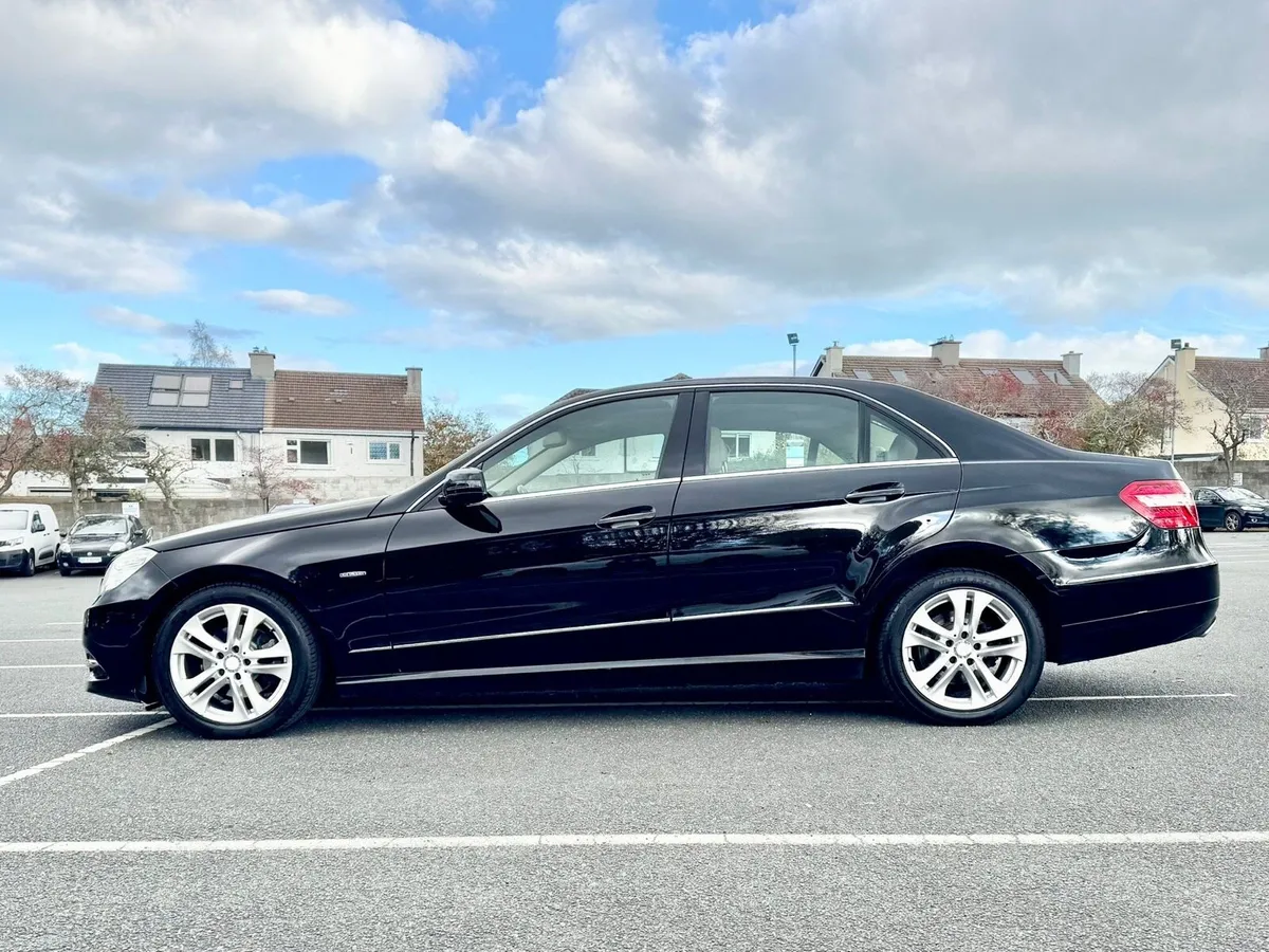 Mercedes E200 diesel Nct. 8/26. Tax 10/25 - Image 4