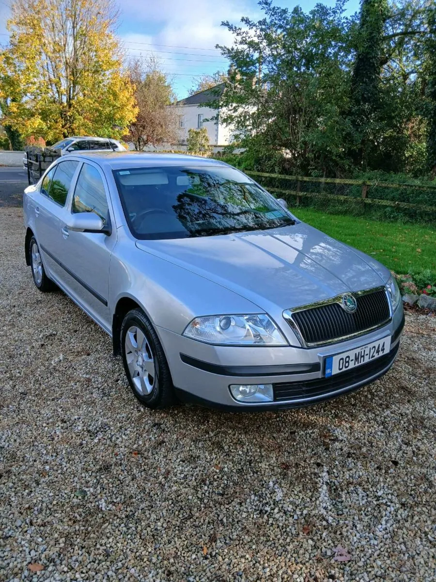 Skoda octavia,petrol low miles, New NCT taxed. - Image 2