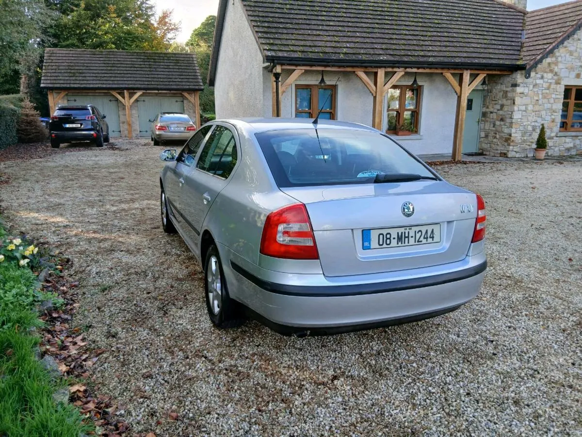 Skoda octavia,petrol low miles, New NCT taxed. - Image 3