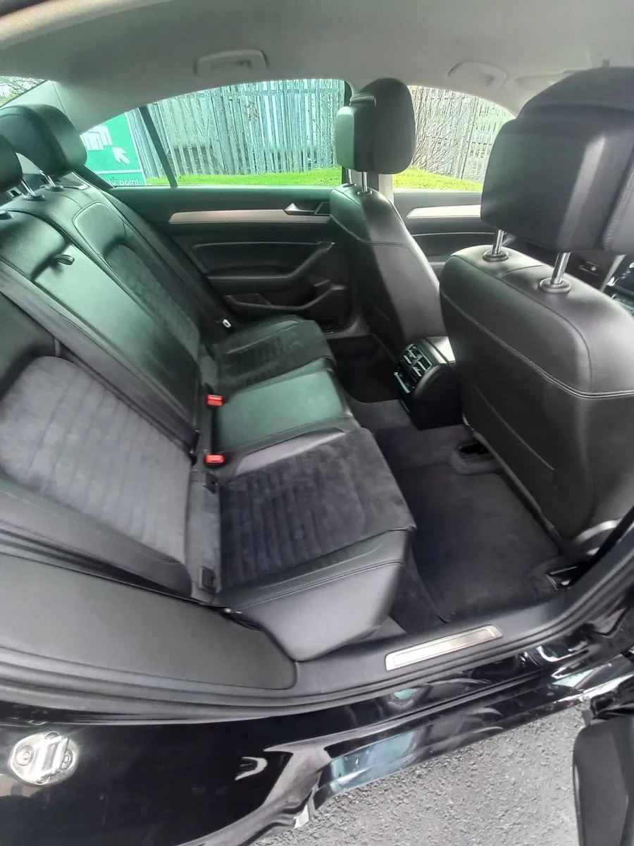 Volkswagen Passat 2018 - Image 2