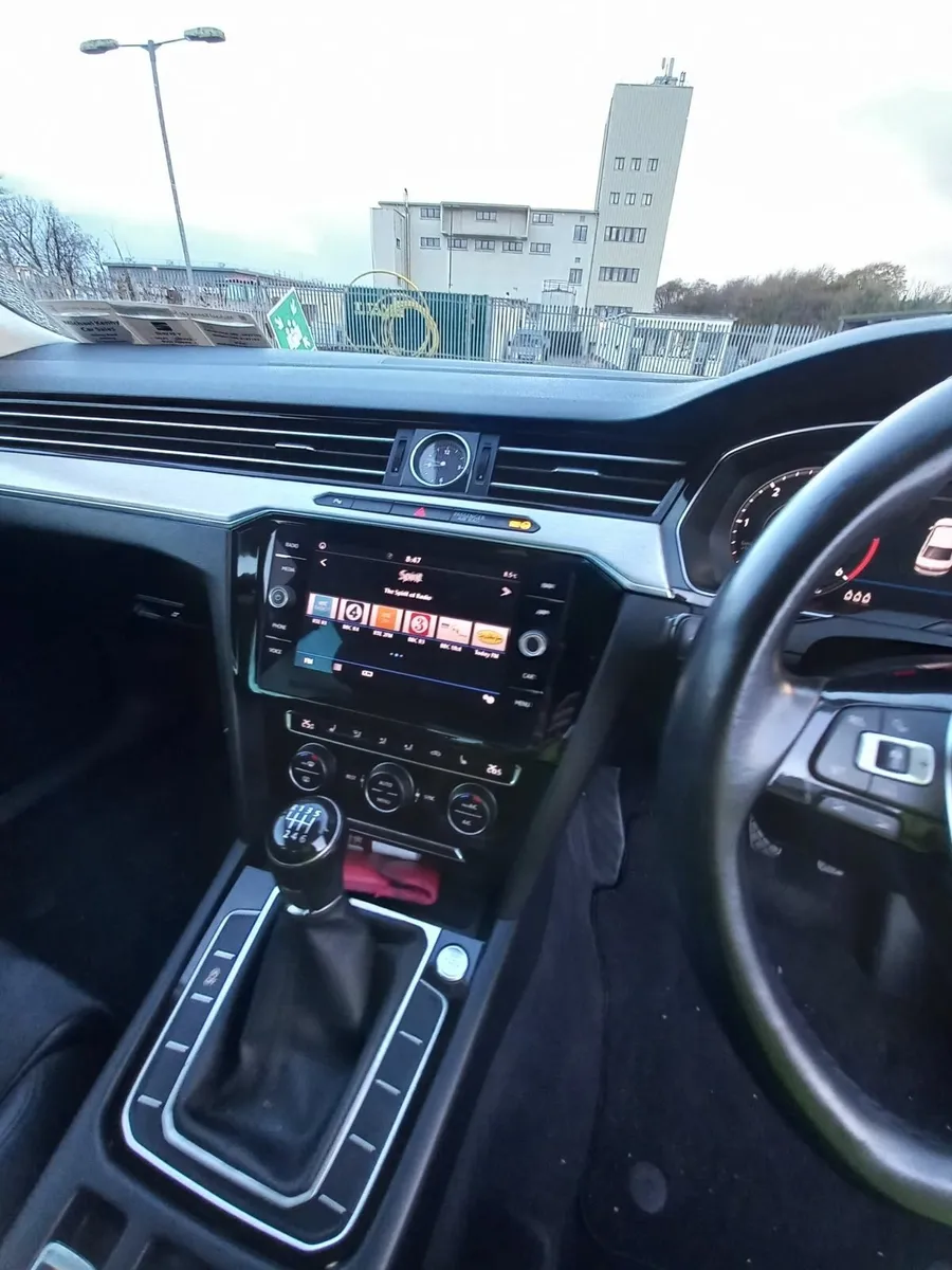 Volkswagen Passat 2018 - Image 3