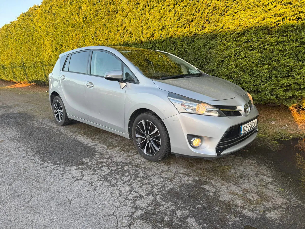 2017 Toyota Verso *** ENGINE NEEDS ATTENTION *** - Image 1