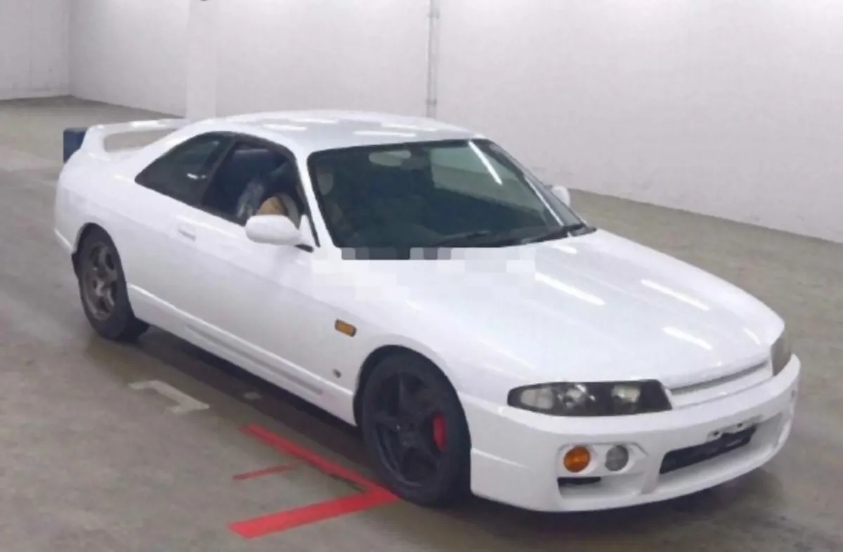 Nissan Skyline 1995 - Image 1
