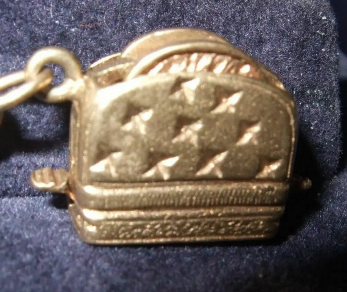 Vintage Hallmarked 9ct Gold 'Toaster' Charm - Image 1
