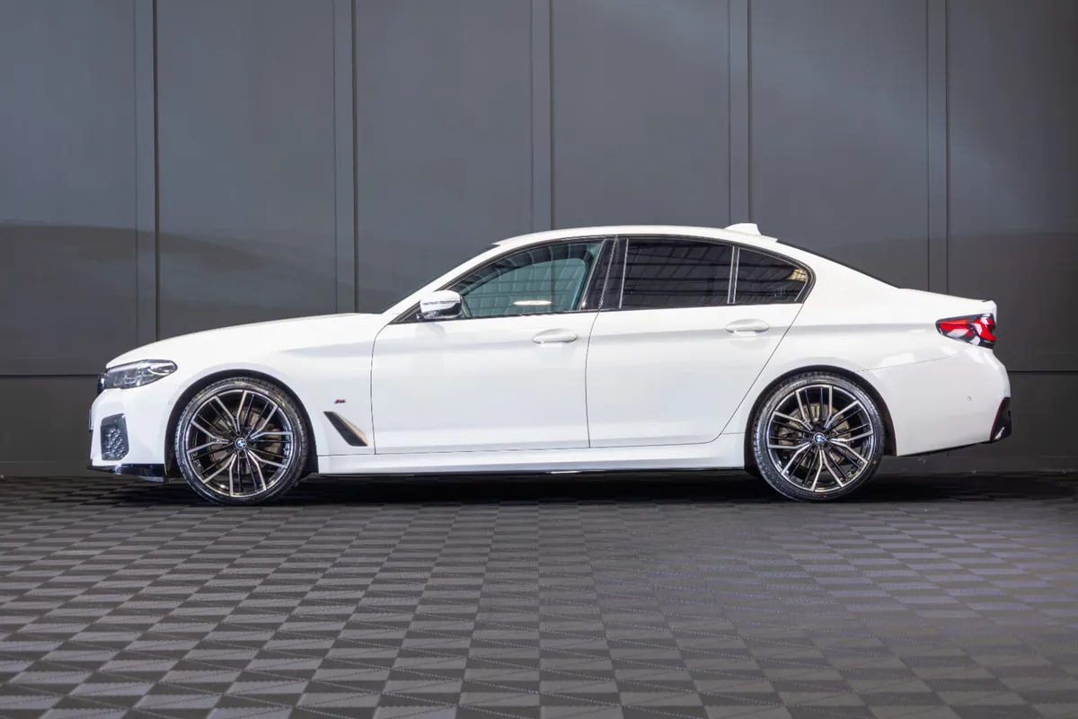 222 BMW 5-Series 520d M-Sport - Image 3