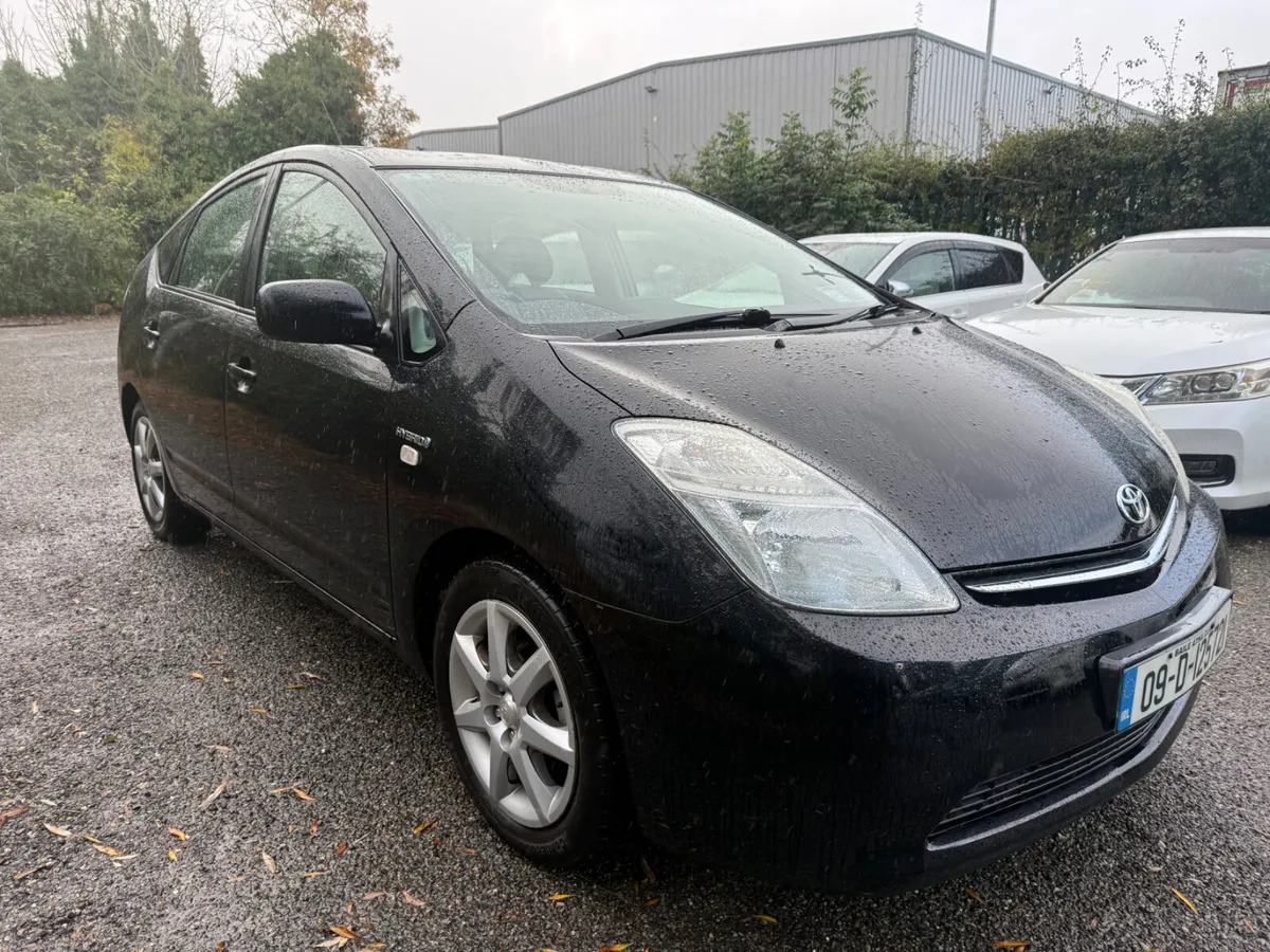 Toyota Prius 2009 in very good condition!!! - Image 1