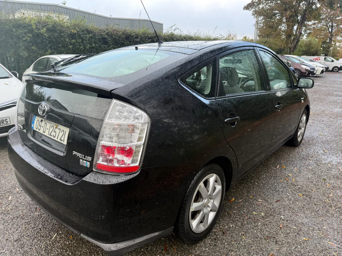 Toyota Prius 2009 in very good condition!!! - Image 3
