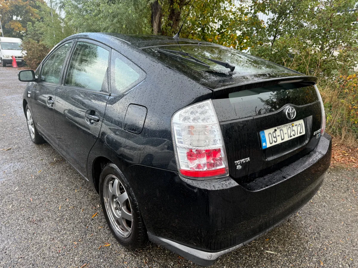 Toyota Prius 2009 in very good condition!!! - Image 4