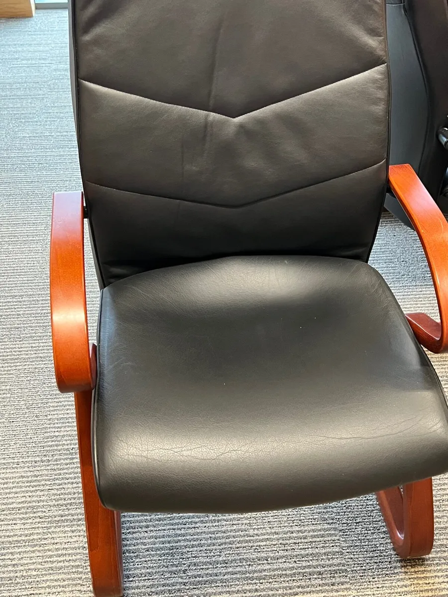 Office furnture - Image 1