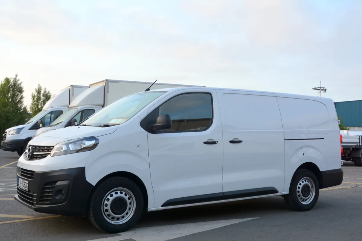 Opel Vivaro L2 Manufacturer warranty Aug 2027 - Image 1