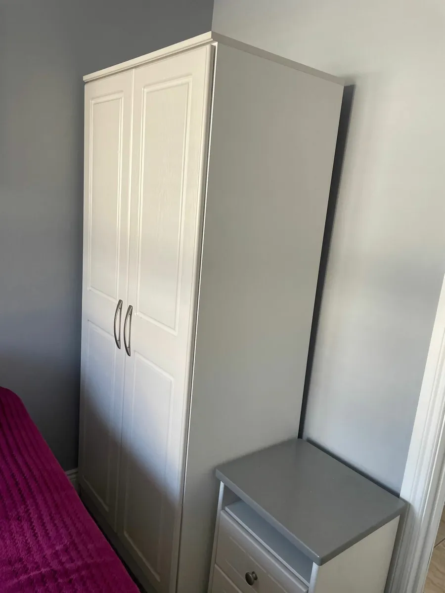 White wardrobe perfect condition  182H x80W x54D - Image 3