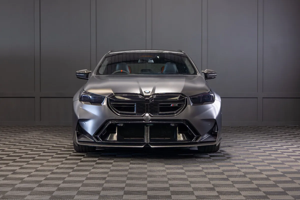 2025 BMW M5 Touring Ultimate Pack (G99) - Image 2