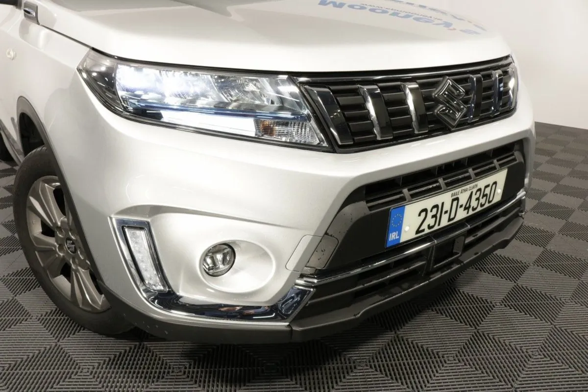 Suzuki Vitara Sz-t Hybrid - Low Mileage - Automat - Image 3