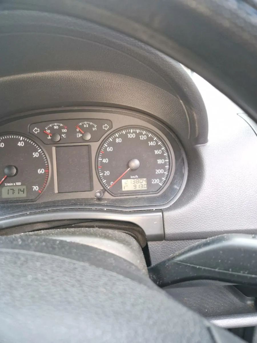 Car - Image 4