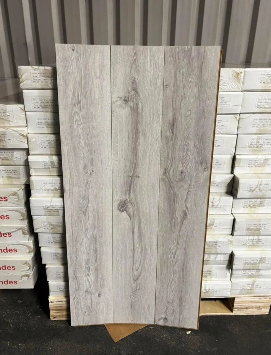Brand new laminate flooring in stock - Image 1