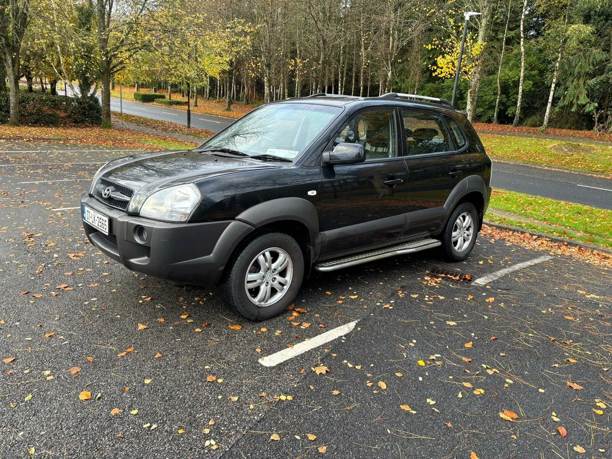 Hyundai Tucson very low km - Image 4