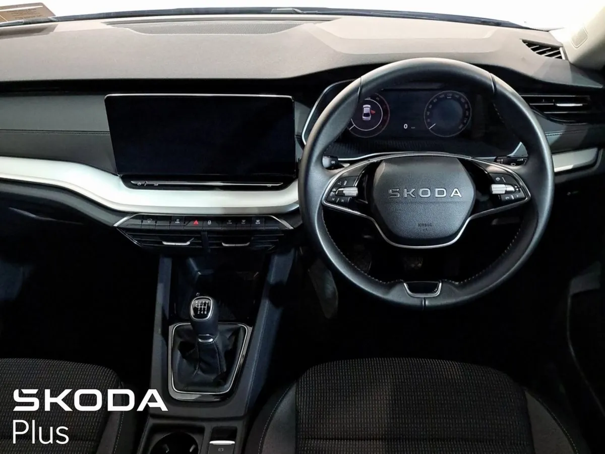 Skoda Octavia Selection 2.0tdi 115HP - Image 2