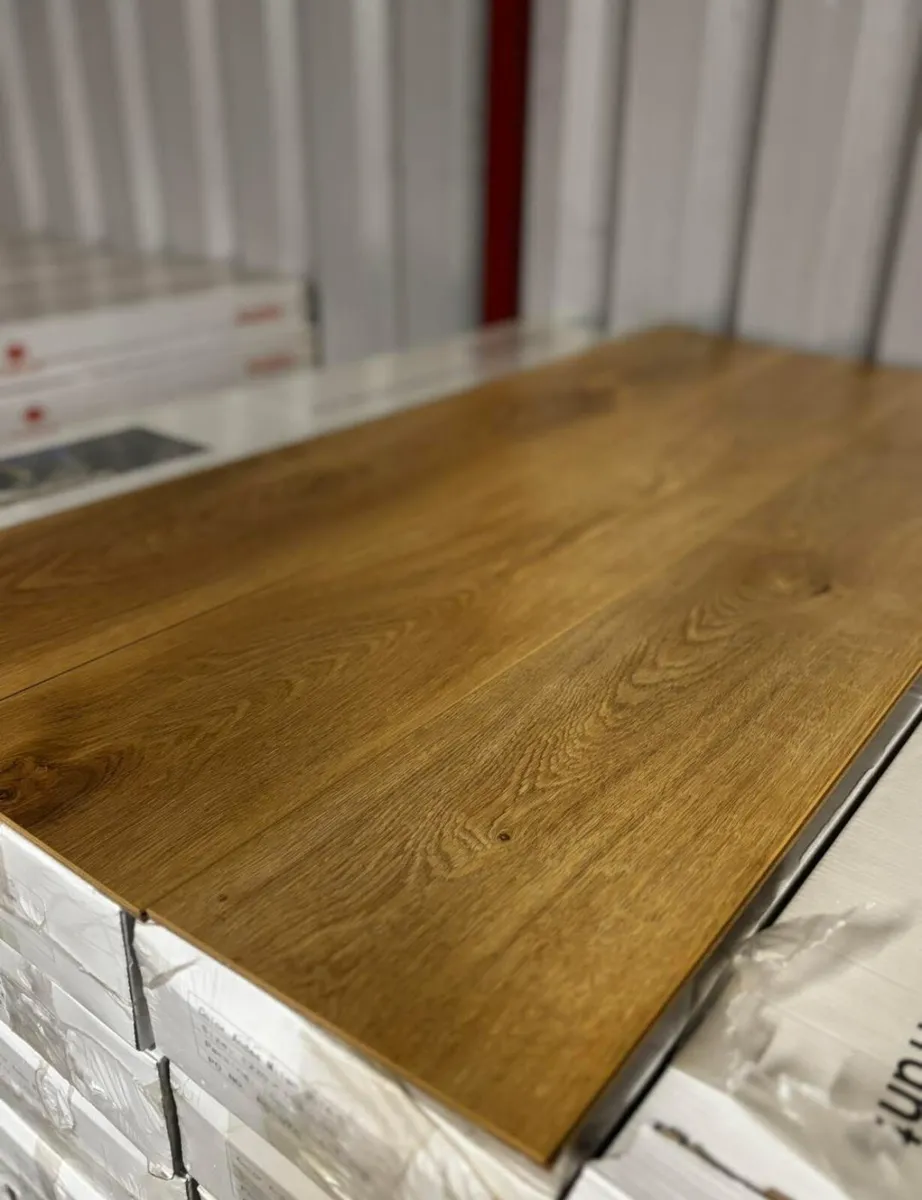 Brand laminated flooring now in stock - Image 1