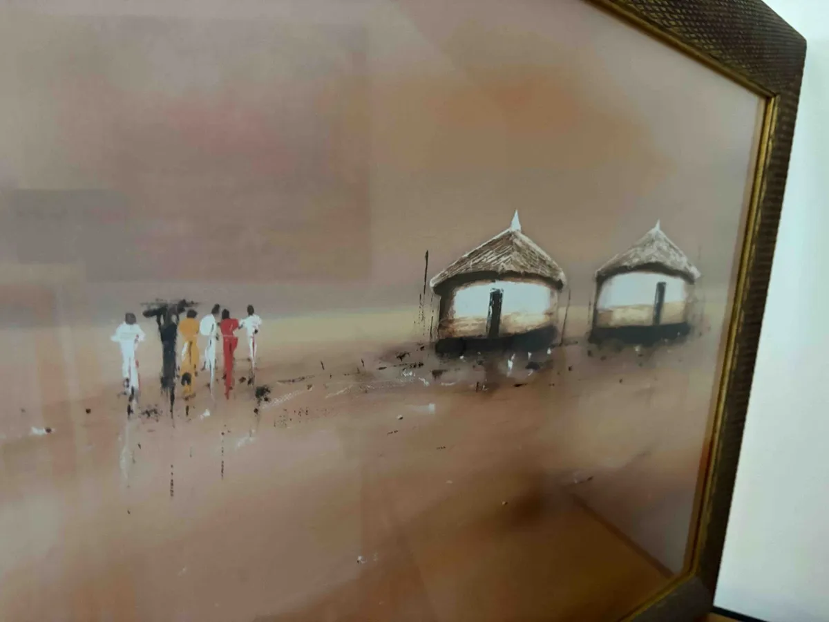 Gold textured framed picture in glass - Image 4