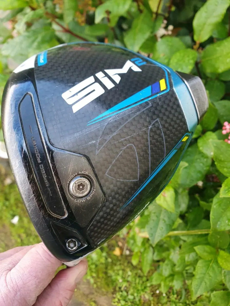 Left hand taylormade sim 2 driver - Image 1