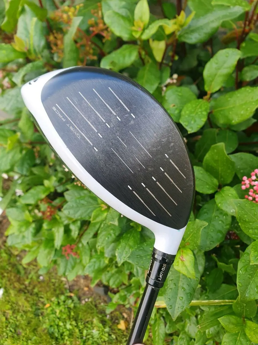 Left hand taylormade sim 2 driver - Image 3