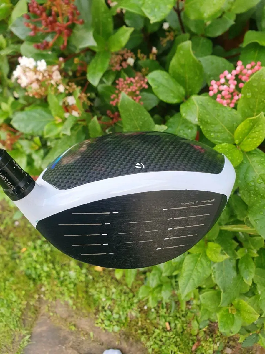 Left hand taylormade sim 2 driver - Image 4