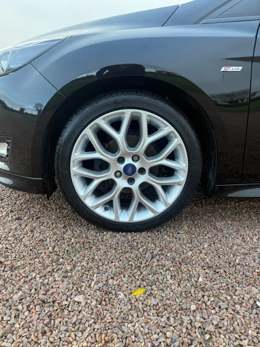 171 Ford Focus ST Line - Image 2