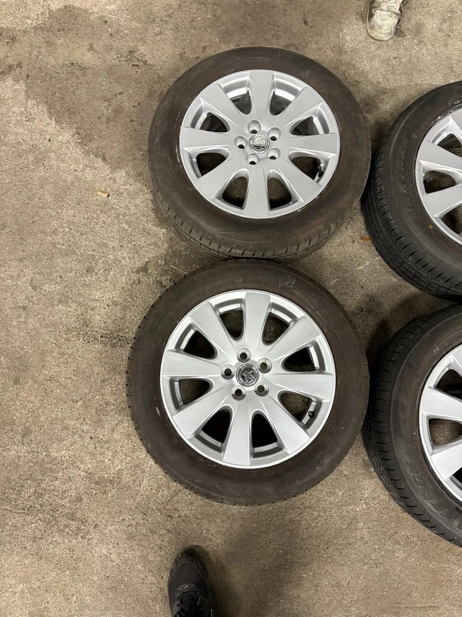 Toyota Avensis Alloy Wheels & Tyres 205/55R16 - Image 3