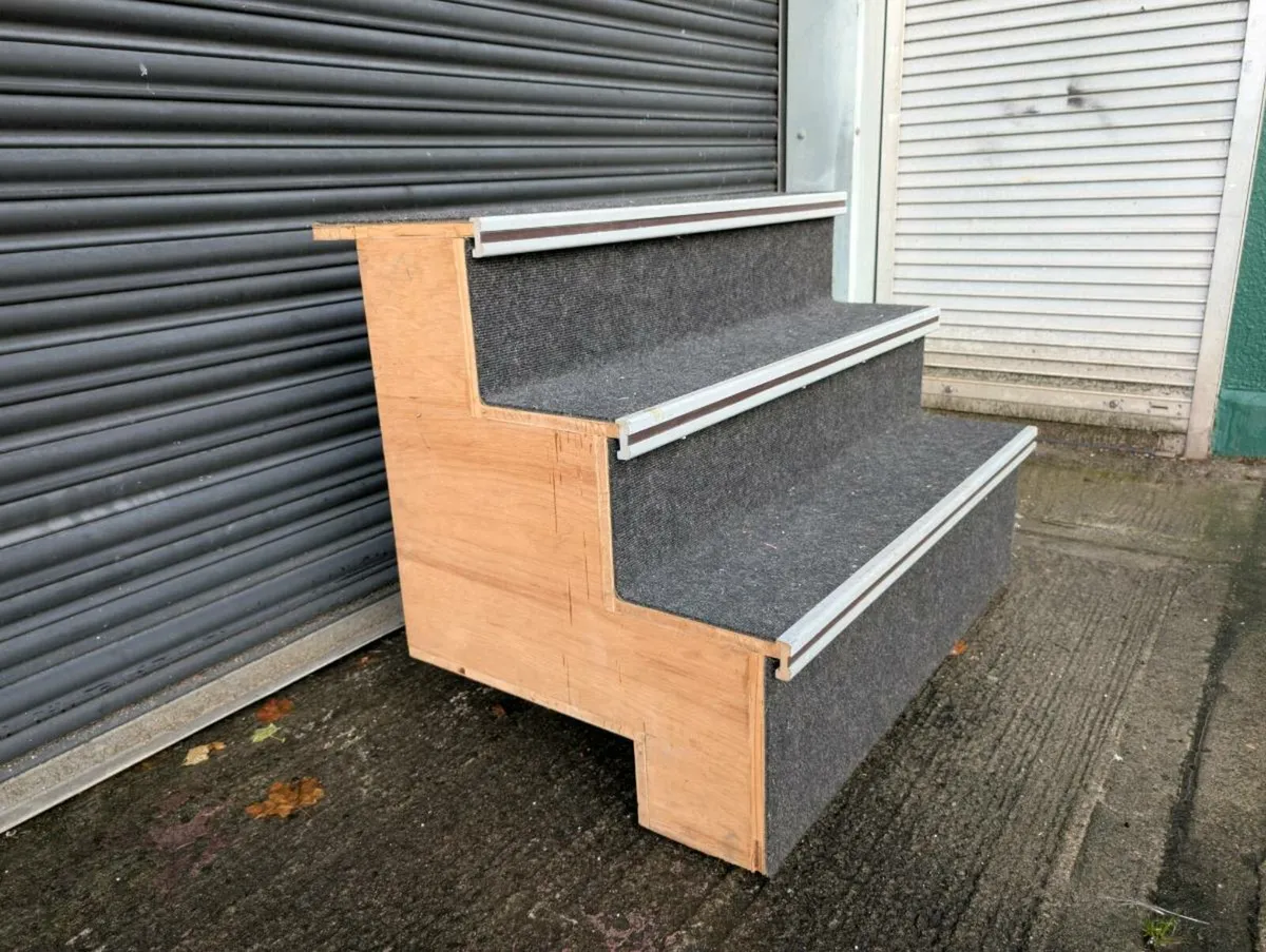 Three tier shop display unit - Image 2