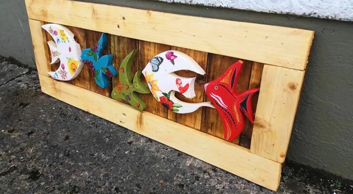 Rustic Angel Fish Wood Art - Image 3